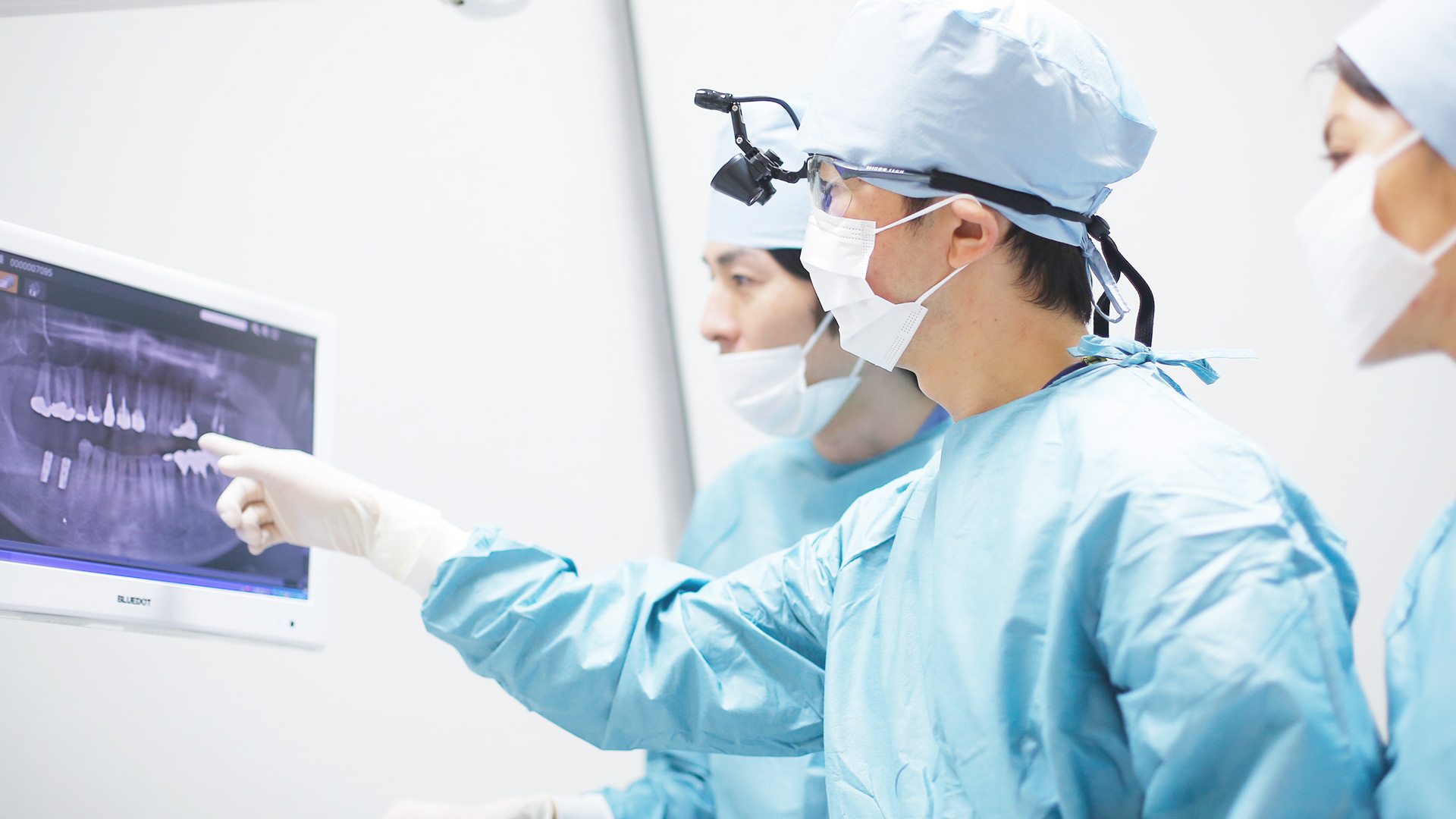 インプラント専門クリニック 切らない・縫わない安心インプラント手術